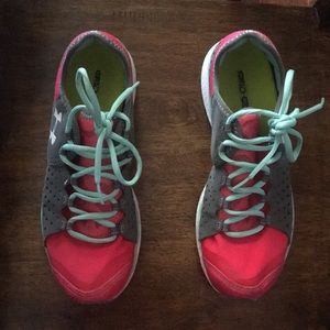 Women’s shoes size 10.